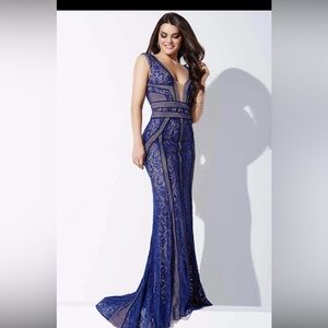 $700 Gorgeous worn once navy blue Jovani Dress Size 2